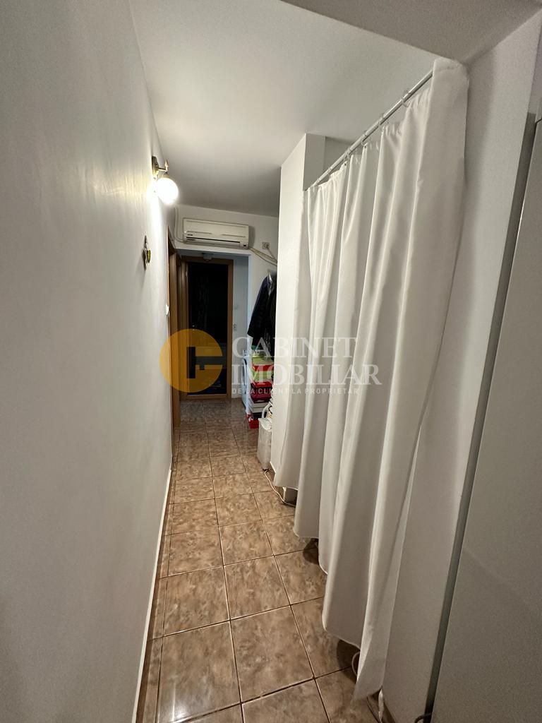 Apartament cu 3 Camere decomandat - Zona Rond Vechi - Bloc 1984 - Poză 9