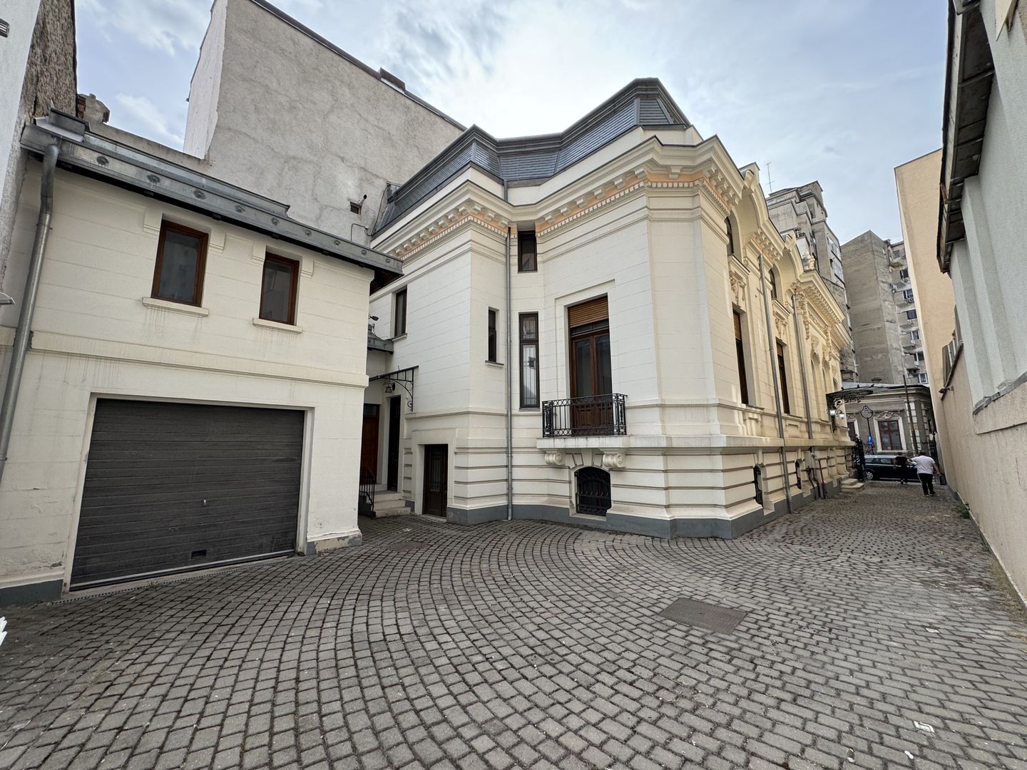 Universitate 20 camere arhitectura interbelica garaj curte piscina - Poză 18