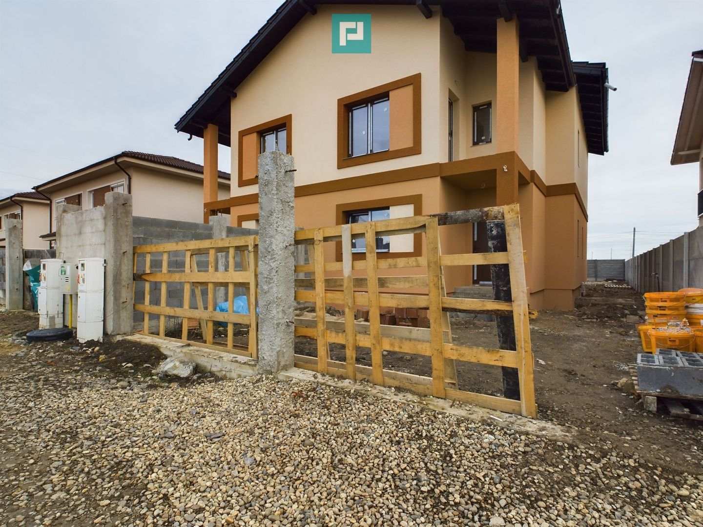 Duplex în Moșnița Nouă, în spate la Castel - Poză 8