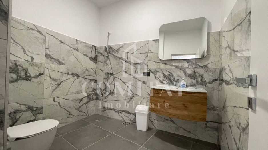 Clădire cu parcări ultracentral Cluj ideală clinică sau sediu - Poză 13