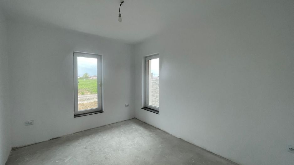 Duplex 5 camere - pozitie excelenta - Mosnita Noua - Poză 5