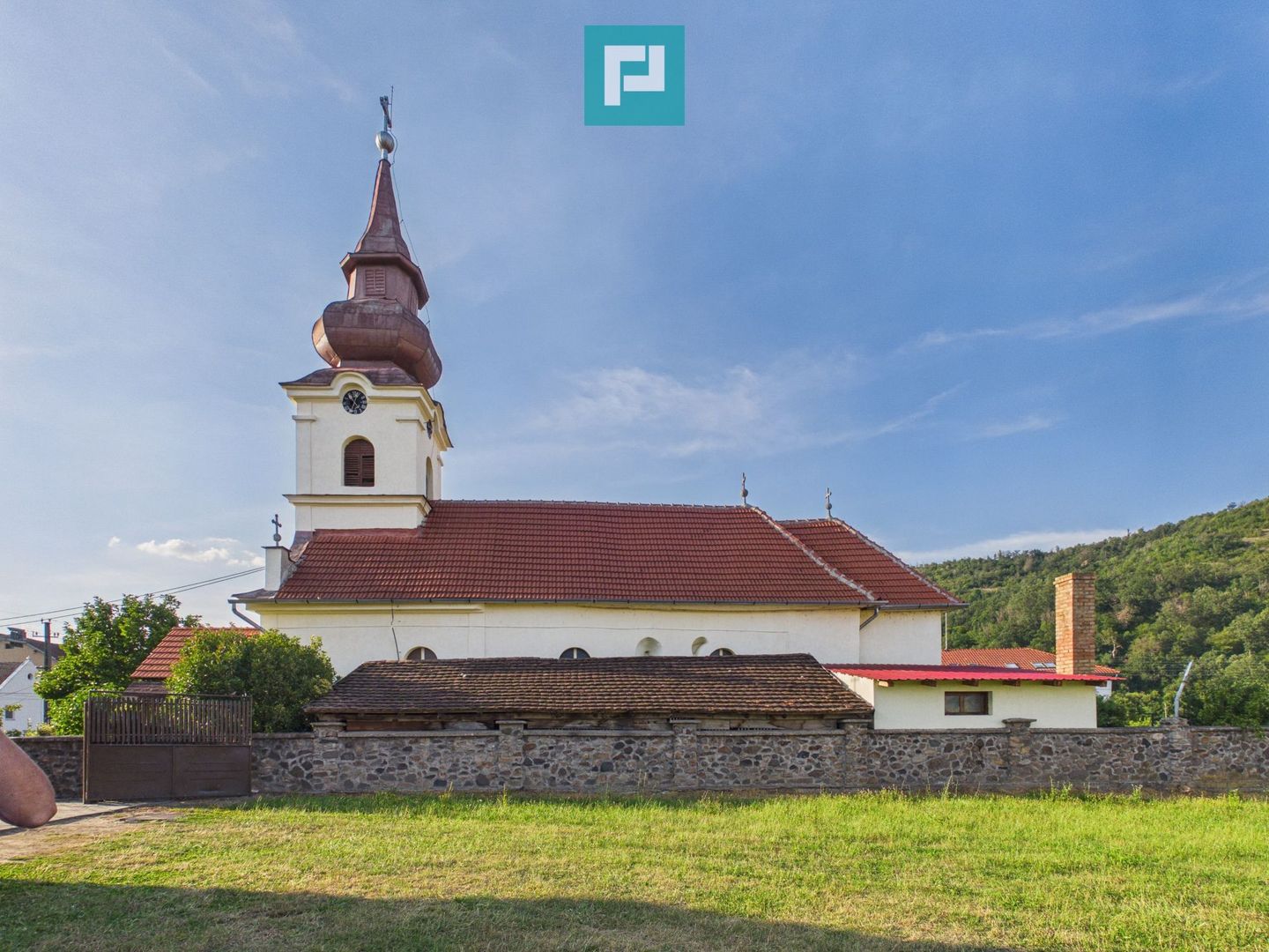 Casă în centrul localității Dezna, județul Arad - Poză 17