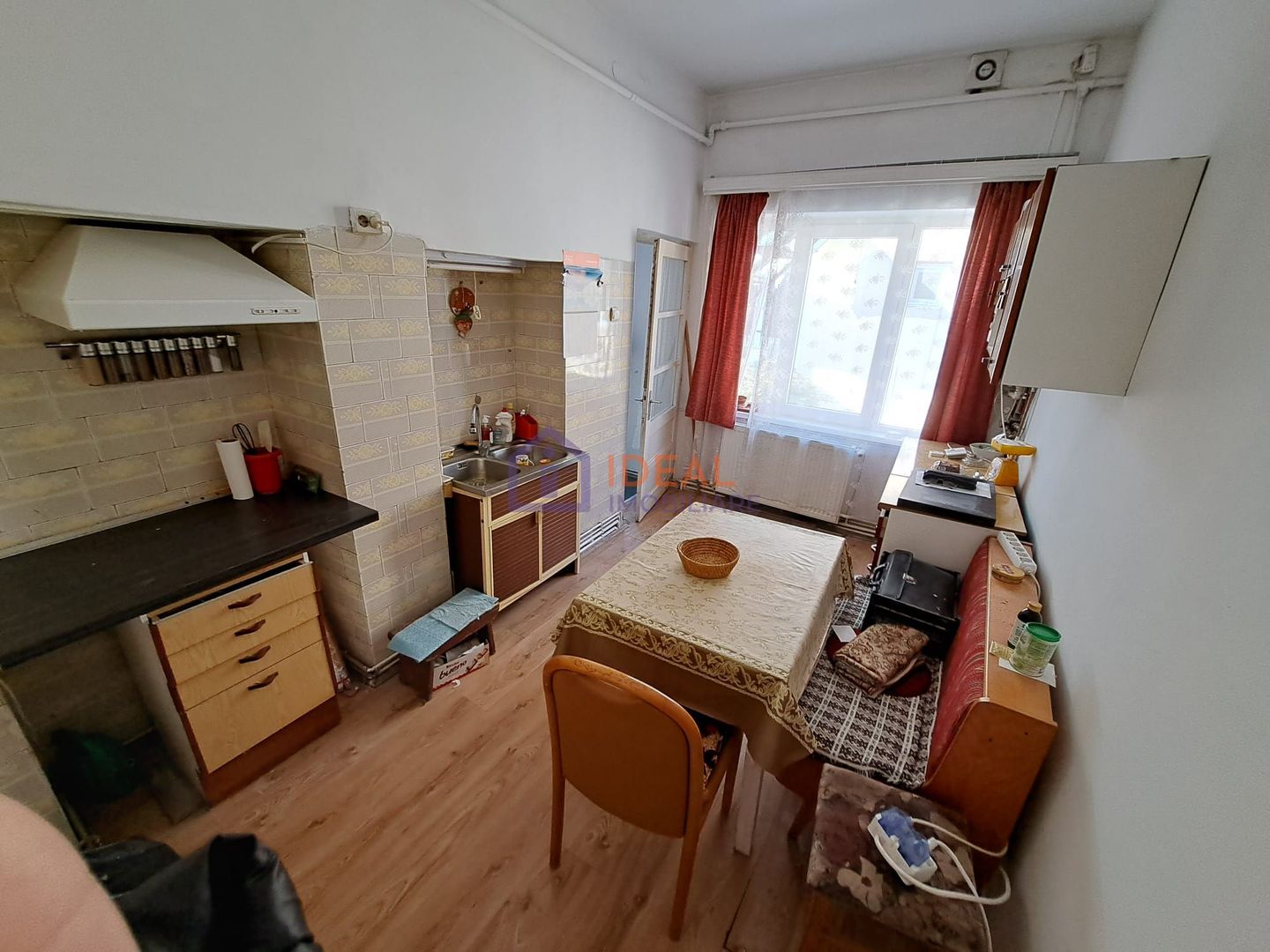 Casa cu 2 camere si pivnita mare, zona Ultracentrala - Poză 7