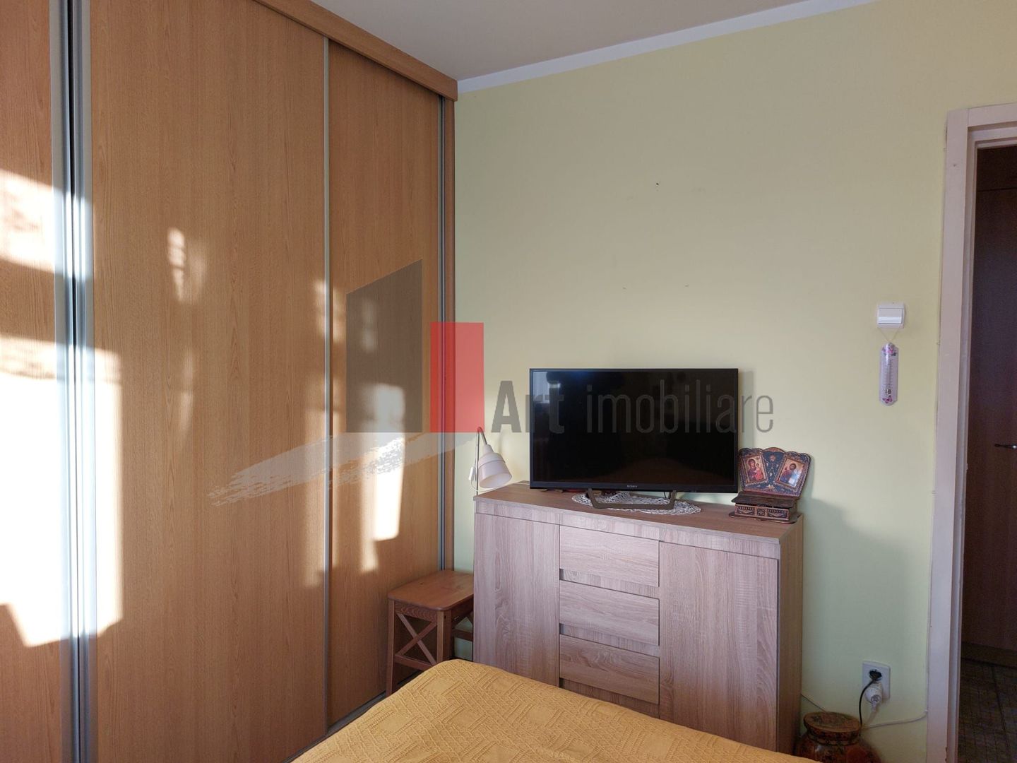 Apartamentul "ETROIT" , intimitate si confort, bloc reabilitat termic - Poză 12