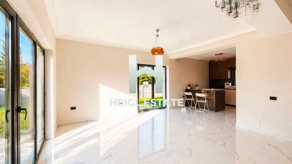 Casa moderna cu 4 camere plus mansarda in Dumbravita pozitionare TOP - Poză 2
