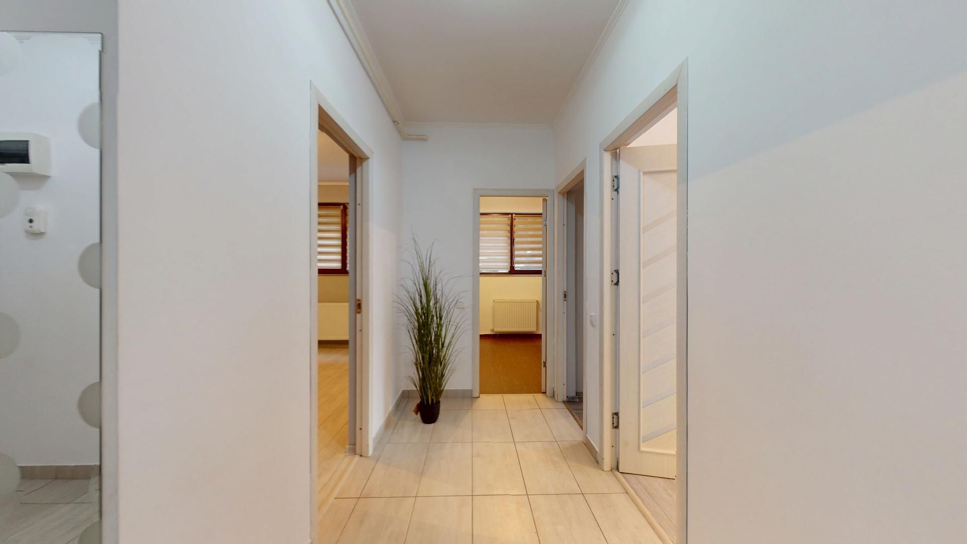 Apart. 3 cam. Decomandat. Demisol/4 in Drumul Bacriului ! - Poză 4