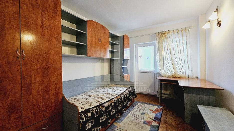 Apartament cu 3 camere decomandate, Cetate - Poză 6