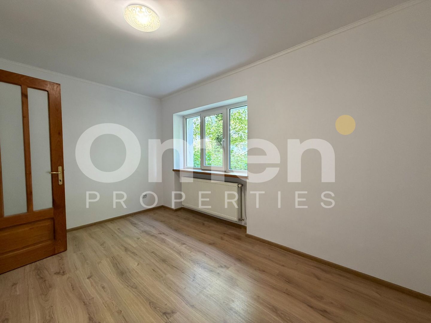 Apartament cu 2 camere, situat in zona centrala - Poză 3