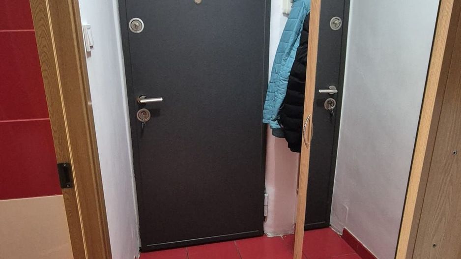 2 Camere Piata Resita cu Loc de parcare - Poză 9