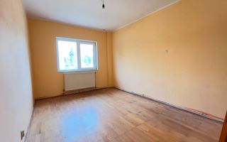 Apartament cu 3 camere decomandat - Poză 2