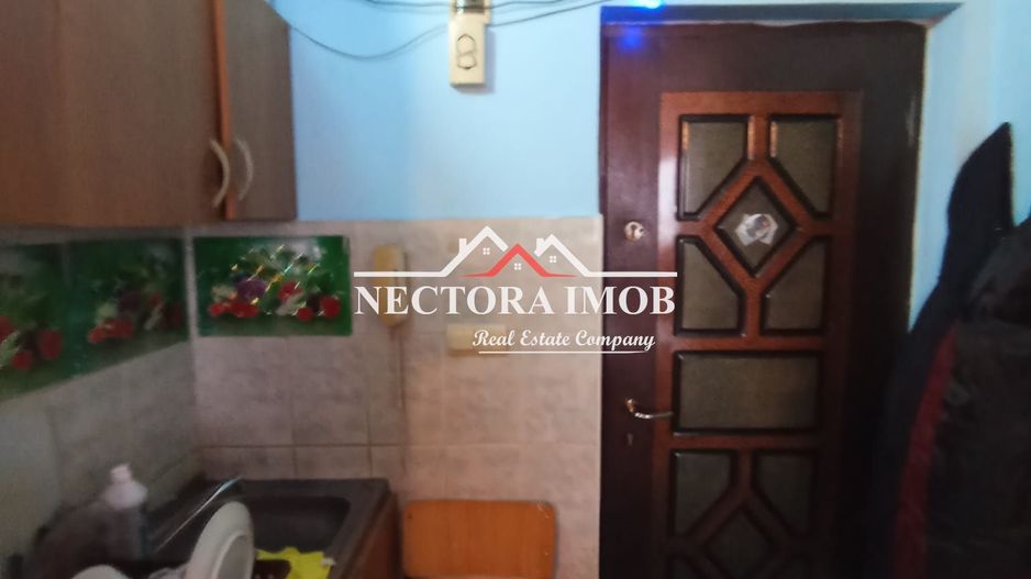 Garsoniera SPLAIUL CRISANEI Str. Poienitei 21mp in blocul portocaliu - Poză 5