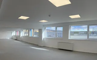 Spatii de birouri si hala de vanzare 3000 mp - Poză 12