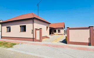 Casă renovată – Sântion, Oradea - Poză 1