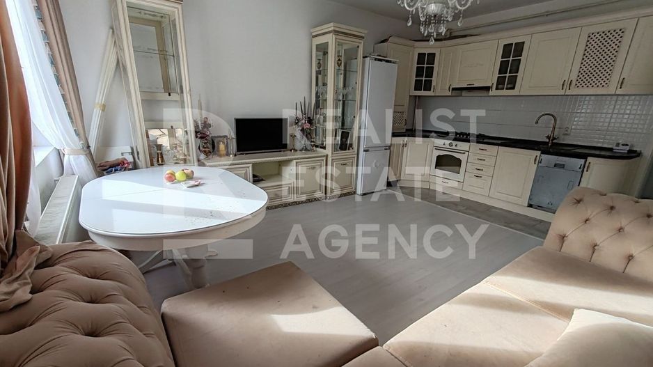 Vânzare, apartament cu 3 camere în zona Chiajna - Poză 1