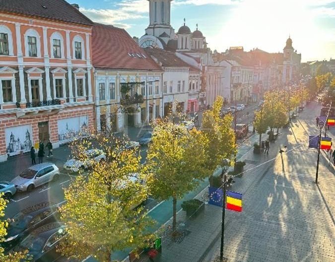 Apartament ULTRACENTRAL, 4 camere, decomandat - Poză 6