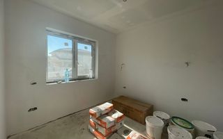 Duplex despartit prin camera tehnica- 5 camere- Mosnita Noua - Poză 12