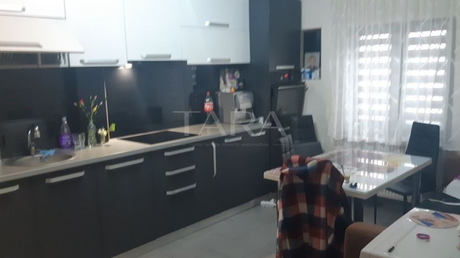 Apartament cu doua camere, decomandat, Zona BRD, Marasti. - Poză 1