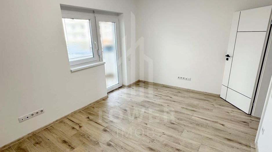 Apartament 3 camere de vânzare - Poză 1