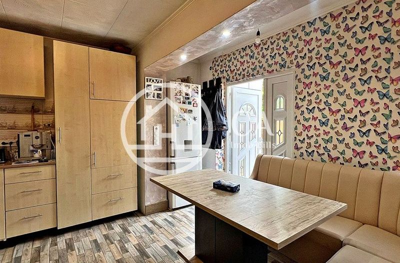 Apartament de vânzare la curte comuna cu 3 camere, Ultracentral,Oradea - Poză 3