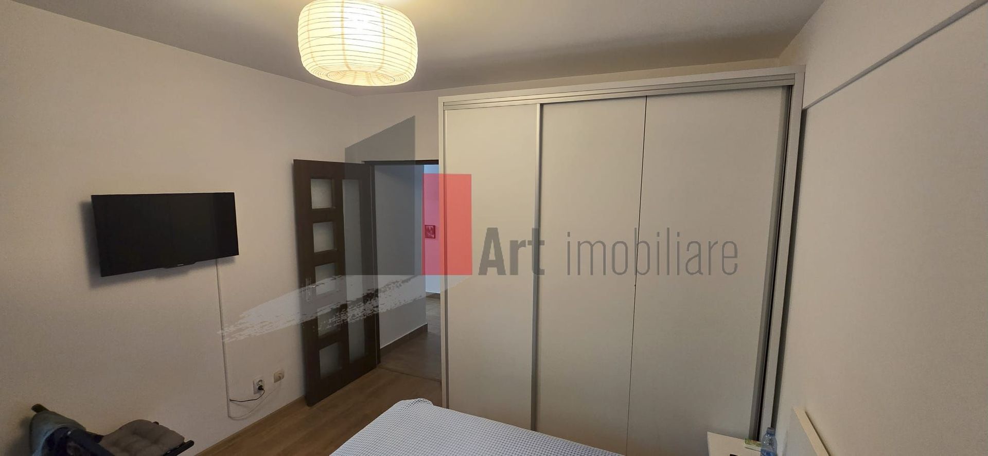 Vânzare apartament decomandat 3 camere cu 2 băi și centrală Metalurgiei - Monaco - Poză 1