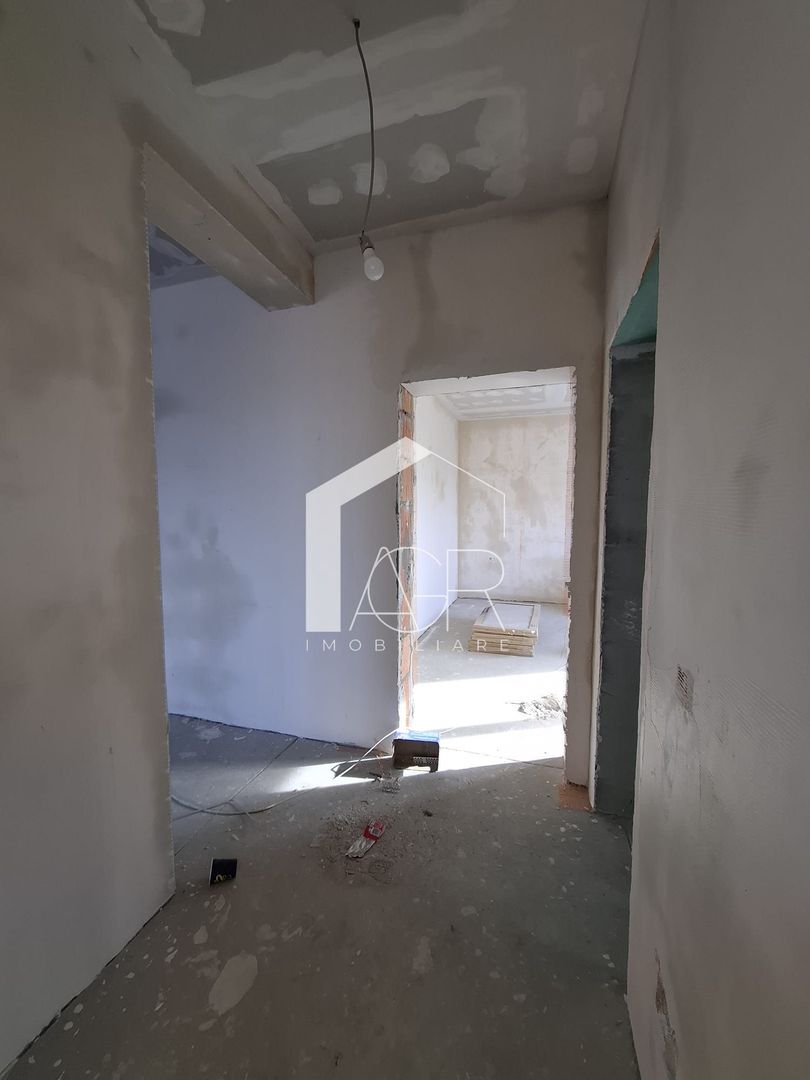 Casa cu 4 camere de vanzare, Bucov, Mica Roma - Poză 7