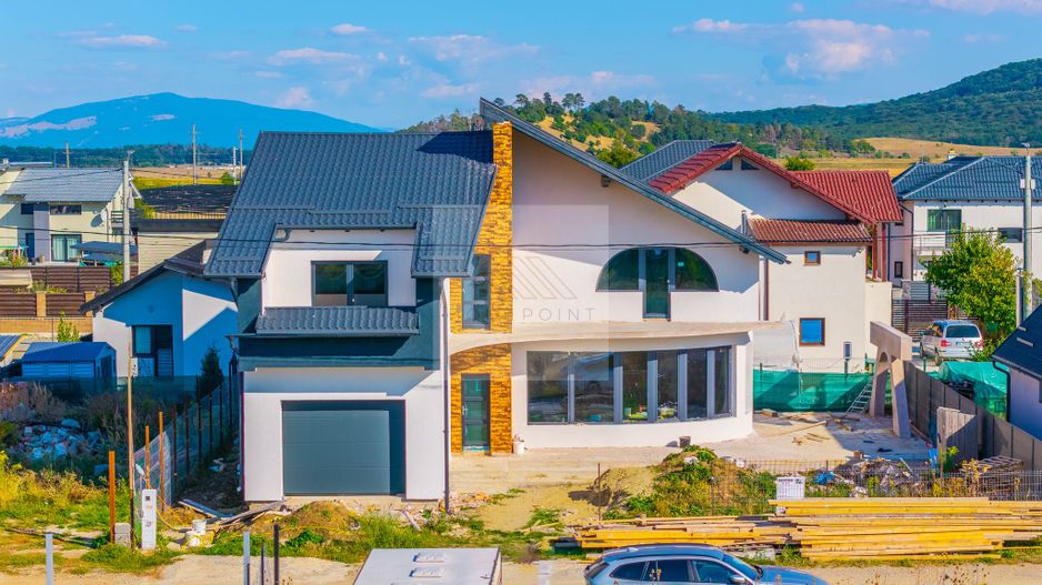 0Comision | Casă P+E | 188 mp | Teren 400 mp | Sanpetru–Bod - Poză 1