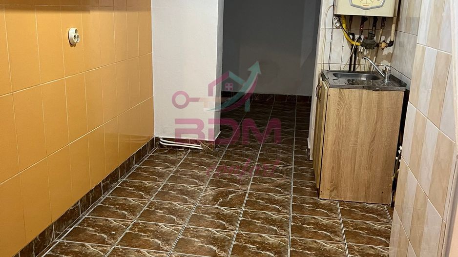 COMISION 0 | Apartament 2 camere | decomandat | zona Micro 2 - Poză 3
