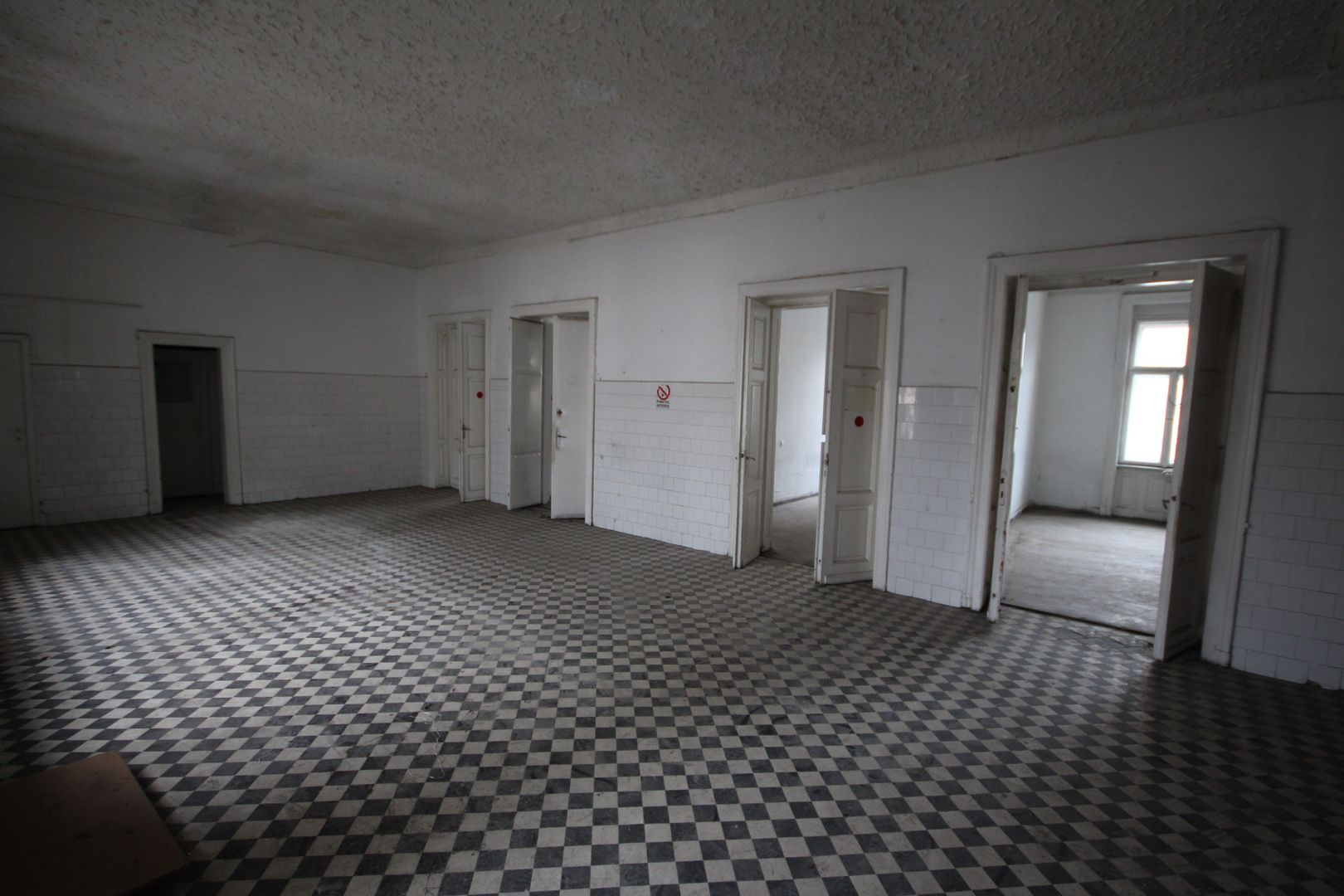 Imobil pretabil cladire de birouri, clinica medicala - Central - Poză 2