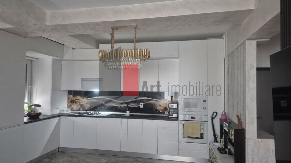 Vanzare apartament 3 camere 70 mp-Weiner Palada+loc de parcare - Poză 3