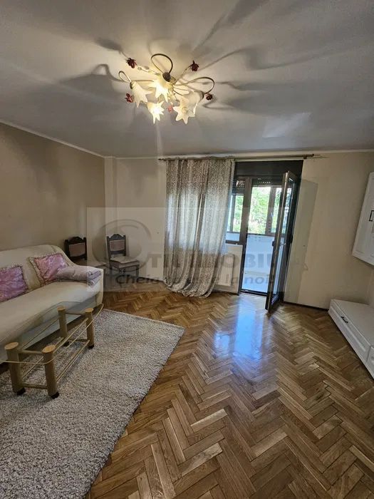 Ap 3 camere–vis-a-vis de Colegiul Național „Costache Negruzzi"- 750 E - Poză 2