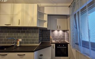 Apartament 3 camere  renovat in zona Lipovei - Poză 10