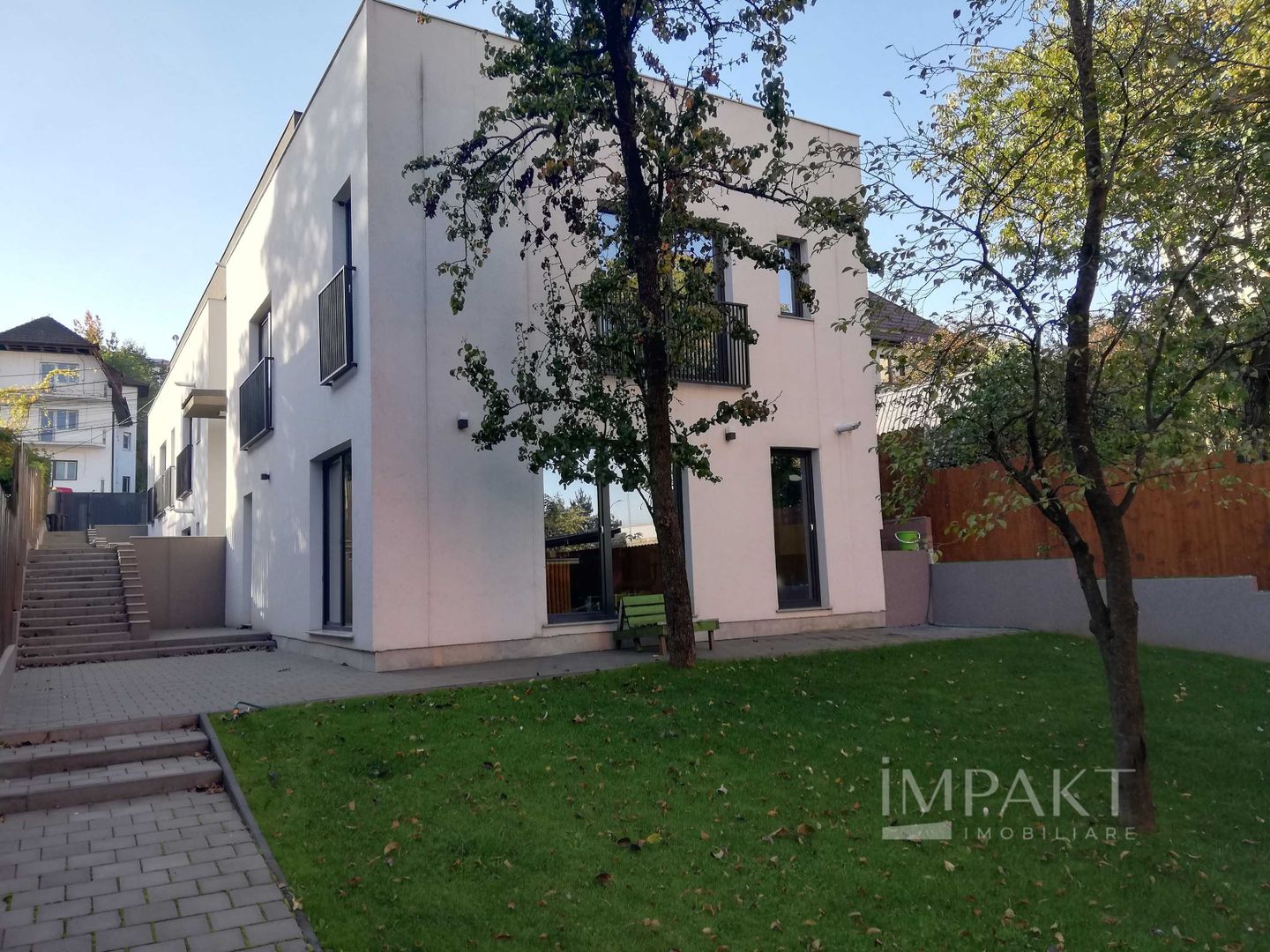 Dau in chirie cladire de 500 mp, superfinisat, teren 600 mp,str Meteor - Poză 1