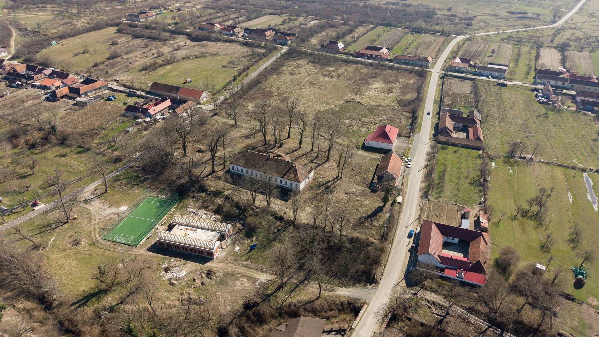 Conac nobiliar de secol XIX cu 8 camere în Maciova - Poză 17