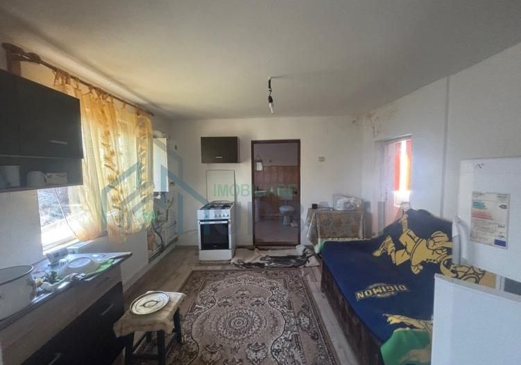 Casă individuală cu 4 camere și 600 mp teren – Pașcani, jud. Iași - Poză 9