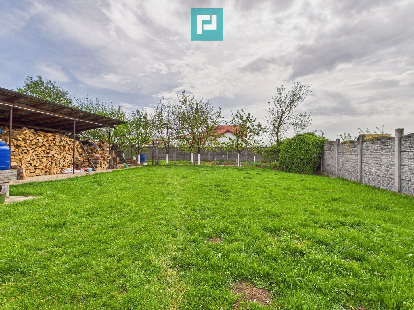 Vilă cu 6 camere și teren generos în Șagu - Poză 14