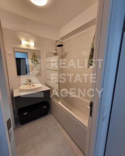 Studio semidecomandat cu zonă de dormit separată + parcare subterană - Poză 10