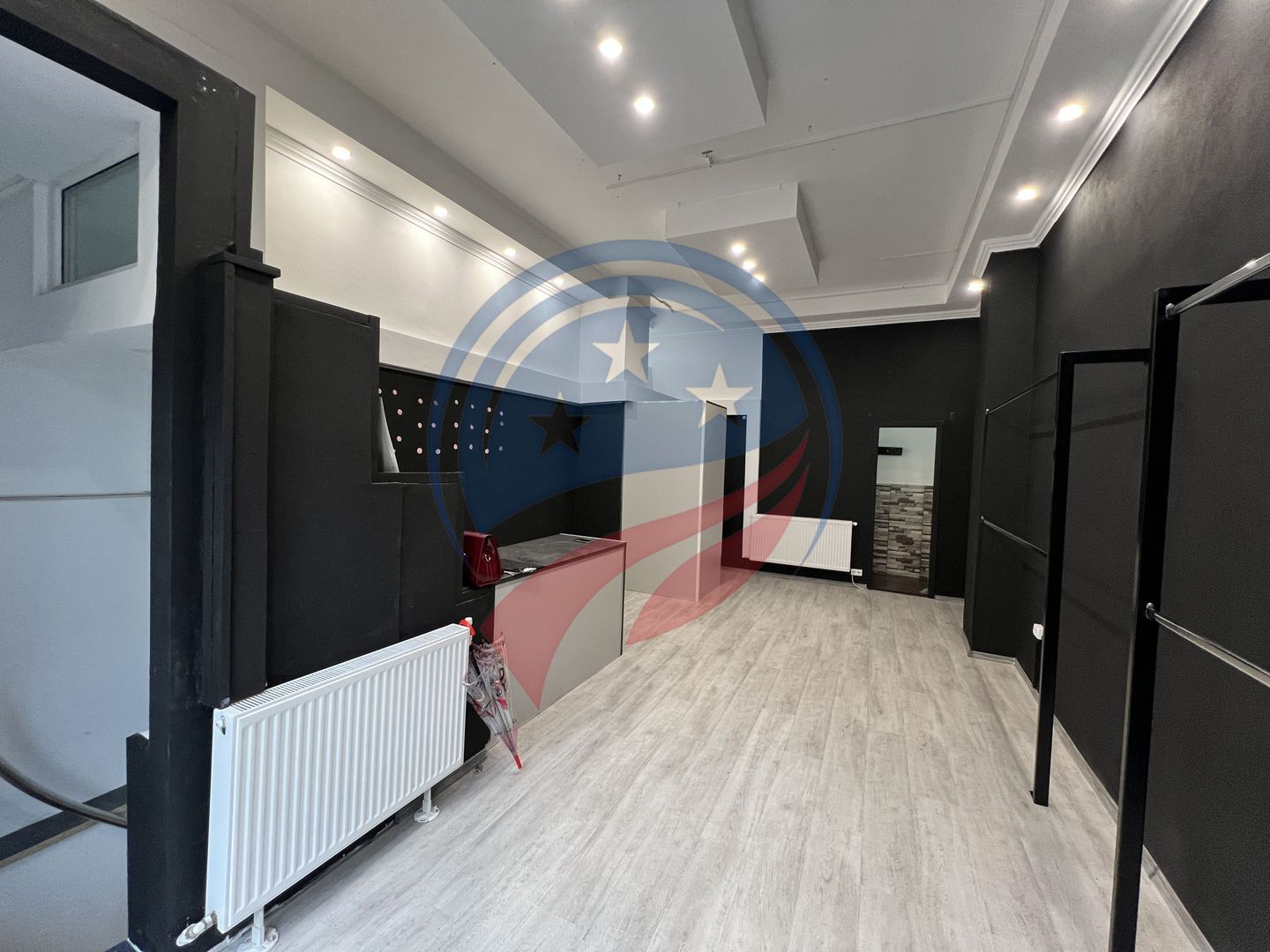 Spațiu comercial central de închiriat - Poză 1