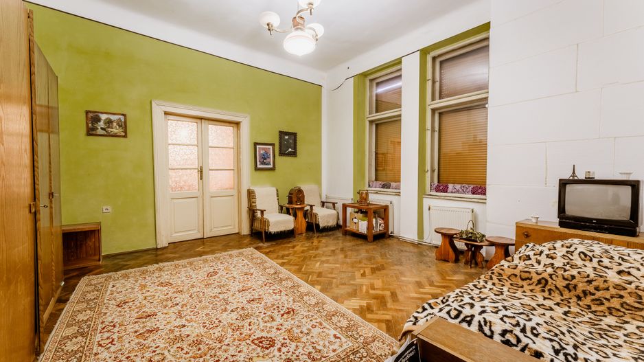 Apartament cu 3 camere central - Poză 2