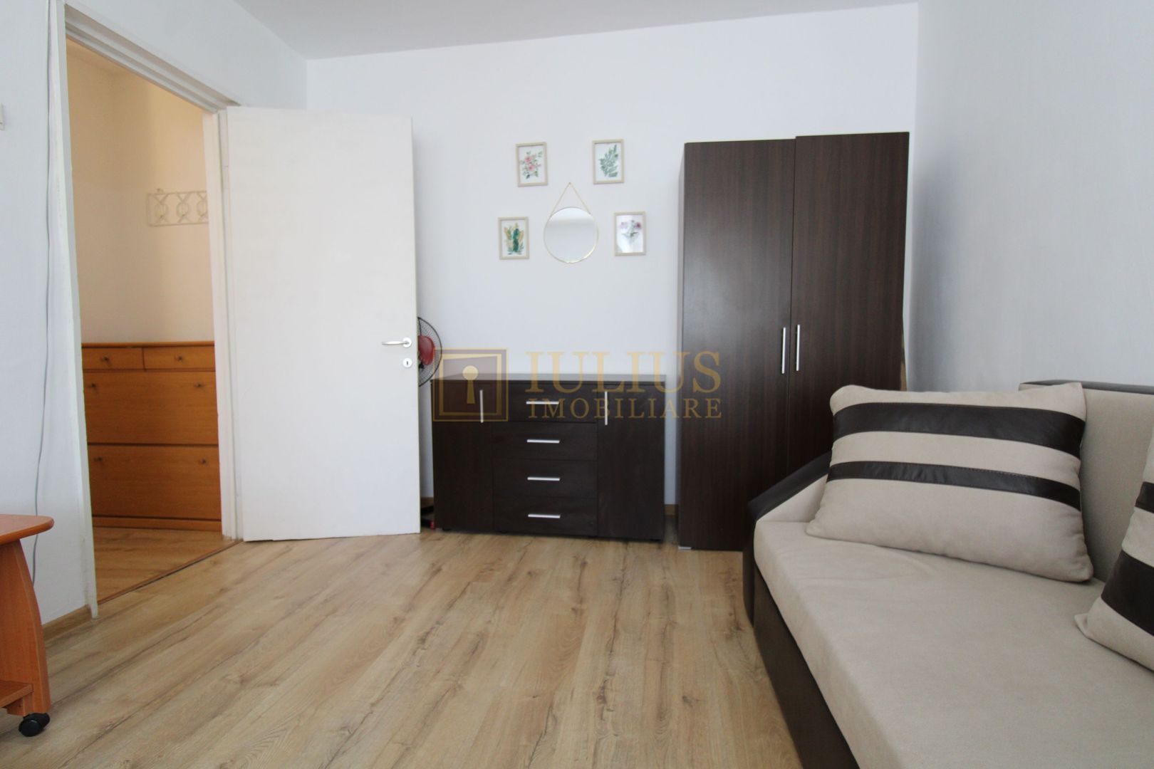 Bucatarie inchisa, aer condiționat -Bucovina - Poză 5