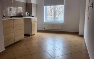 Închiriez apartament 2 camere nemobilat, Piața Muncii, pretabil birou - Poză 5