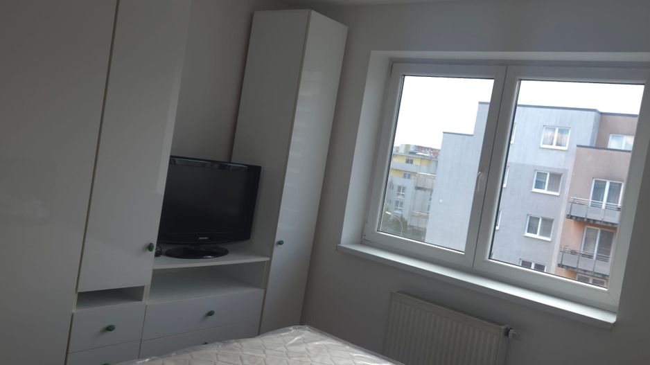 Apartament  2 camera zona Avangarden - Poză 1