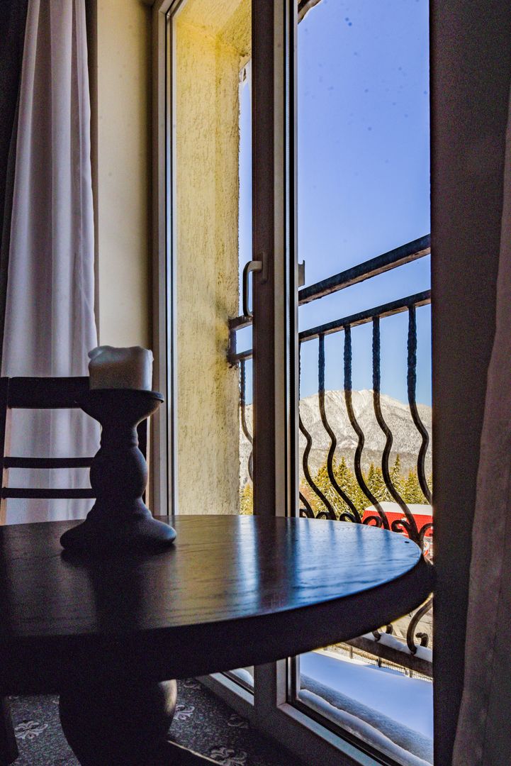 Hotel glamour si restaurant, in inima statiunii Predeal - Poză 2