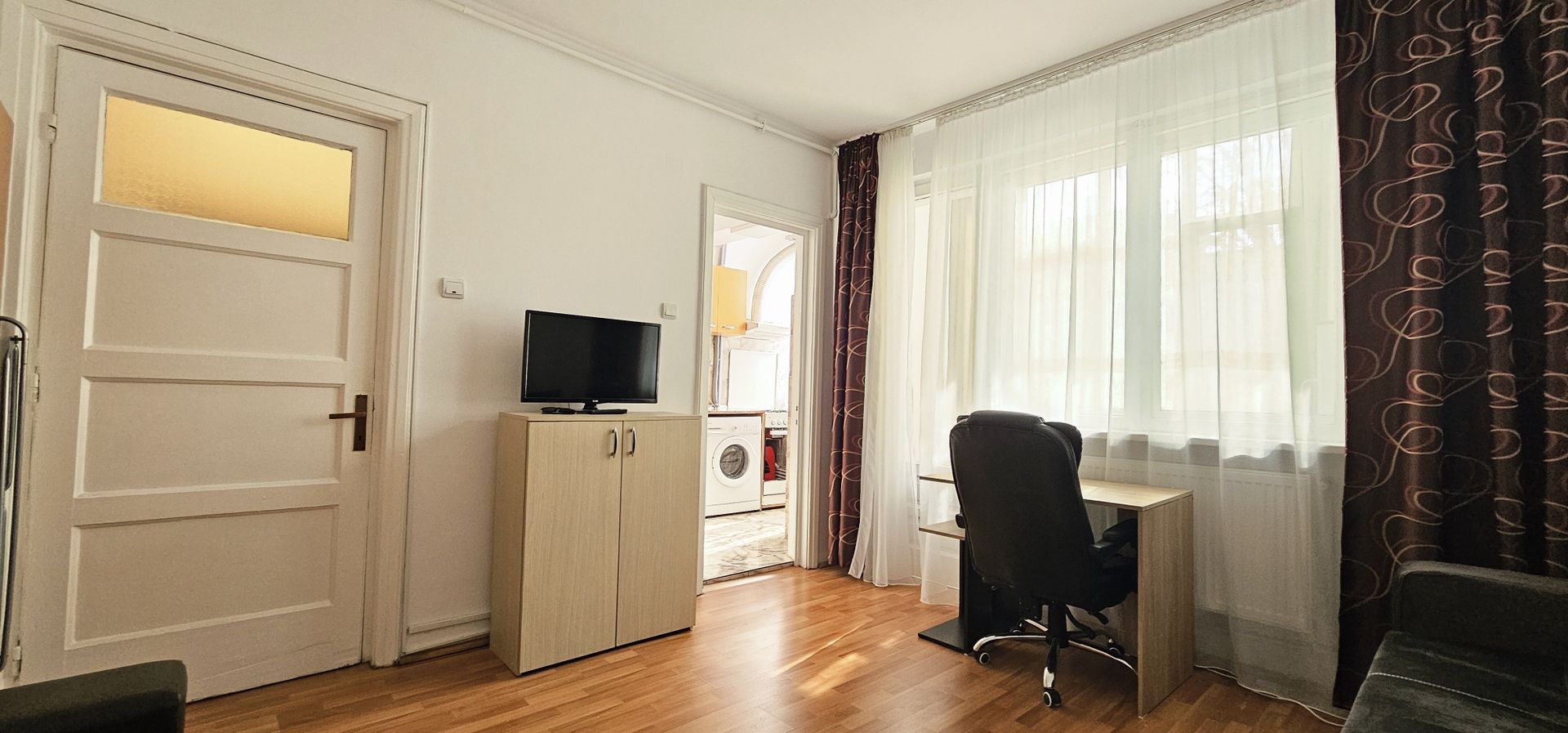 Garsonieră ultracentrală Constanța, etaj 1, mobilată - Poză 5