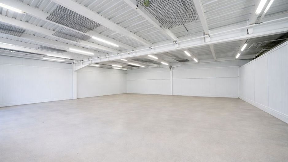 Hală industrială / spațiu comercial – VÂNZARE – DN 65B – Bradu, zonă comercială - Poză 4