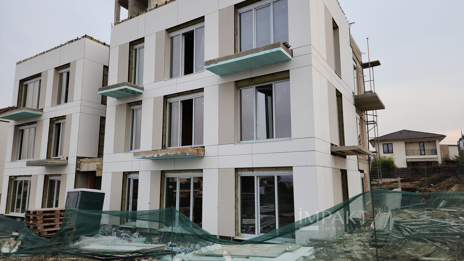 Apartament spatios 100mp cu 3 camere + 2 balcoane în cartierul Europa - Poză 10