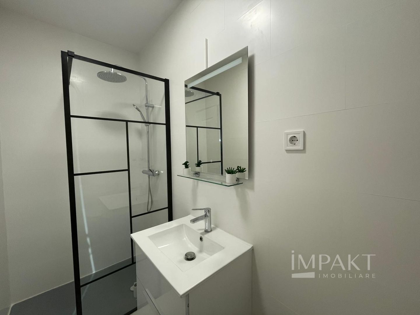 Apartament cu 3 camere de inchiriat in zona ultracentrala - Poză 4