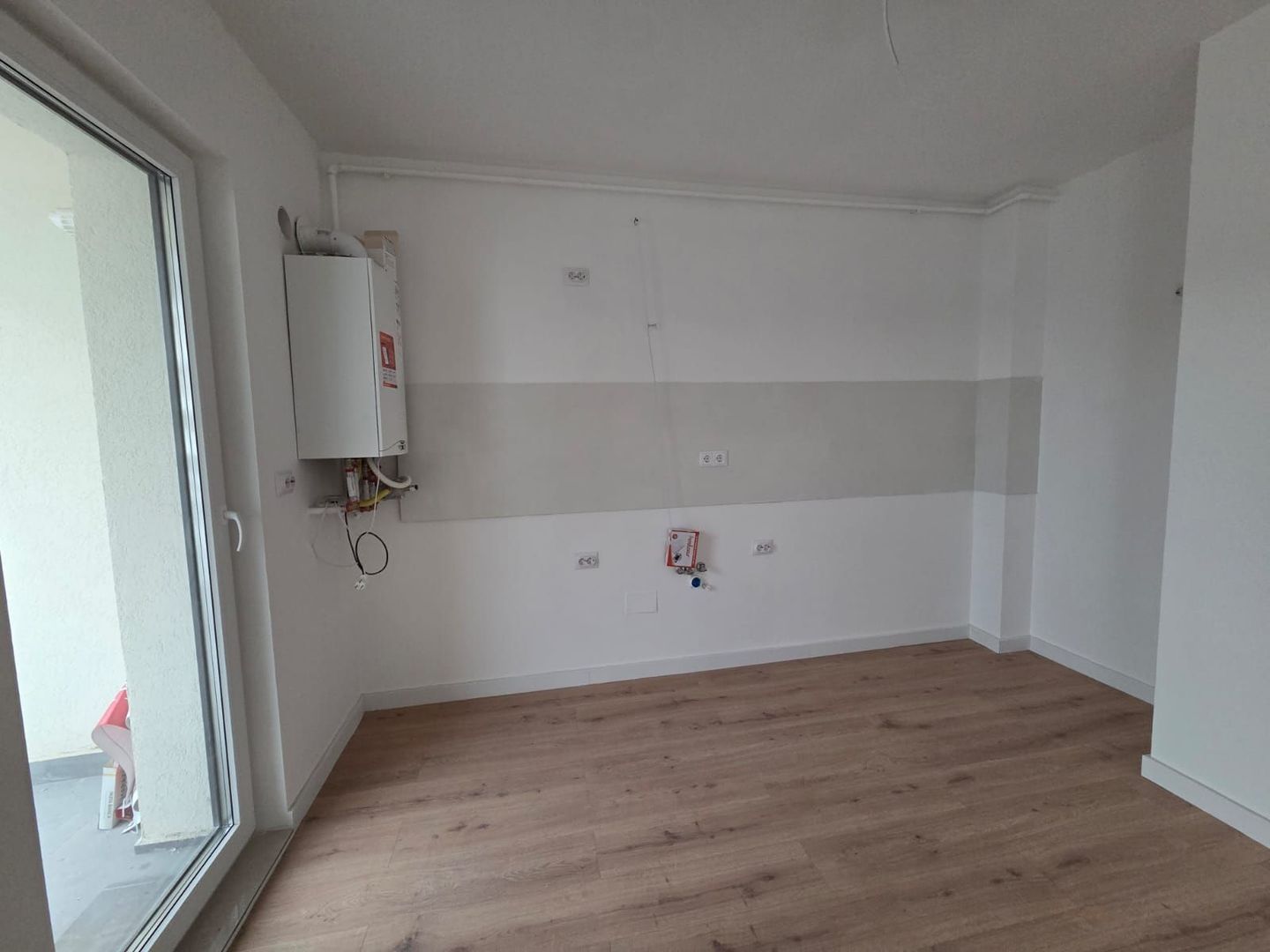 COMISION 0% !!!!VANZARE APARTAMENT 2 CAMERE CU  TERASA ZONA EROILOR - Poză 3