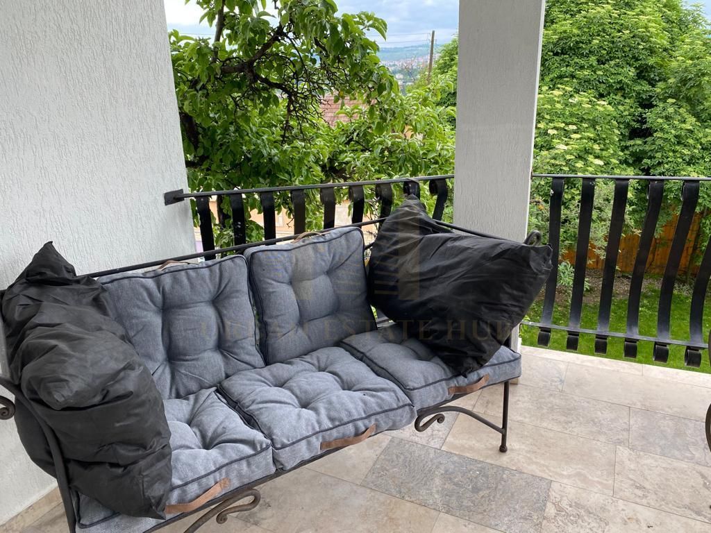 Vanzare casa individuala, 304 mp, teren 700, Gruia - Poză 3