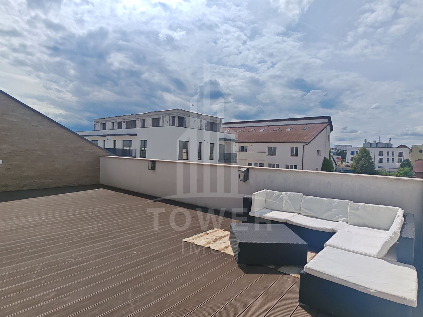 Apartament tip Penthouse cu intrare separată – Șelimbăr, zona Pictor Brana! - Poză 1