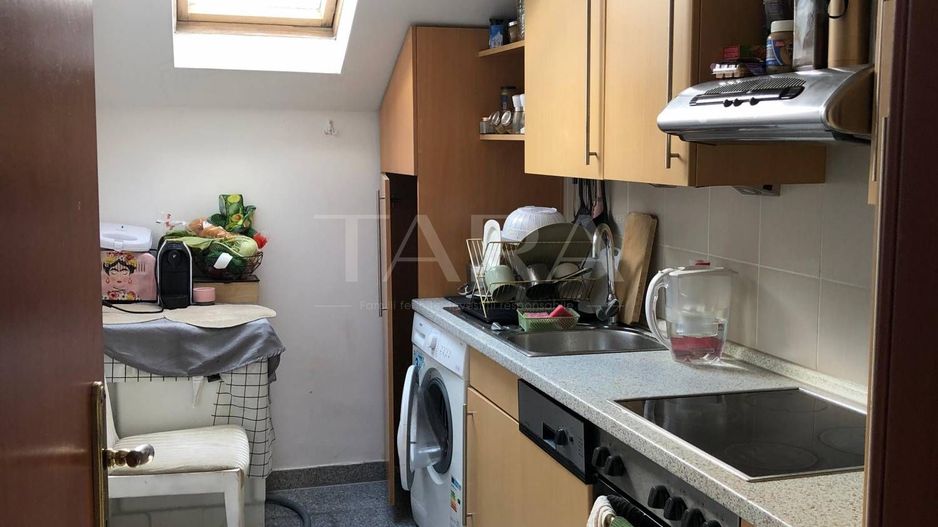 Apartament la mansardă, cu scară interioară. - Poză 6